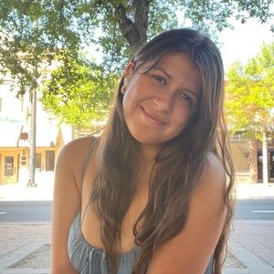 Meet your Posher, Yayi